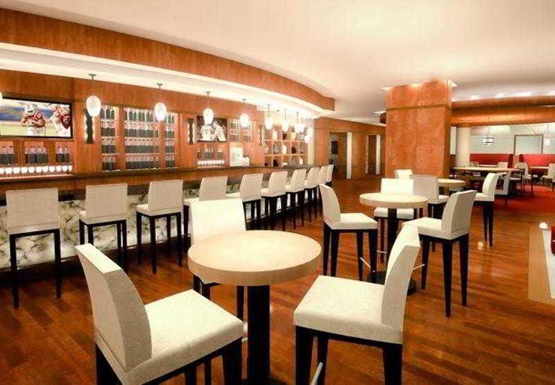 Marriott Louisville East Restaurant photo